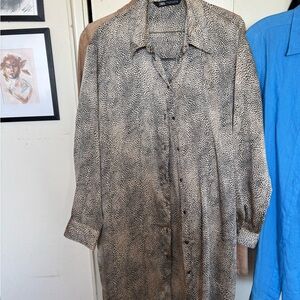 Zara women’s Black and Tan Patterned Shirt